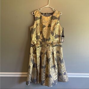 Tommy Hilfiger Gold and gray metallic belted floral dress size 14 women’s flare